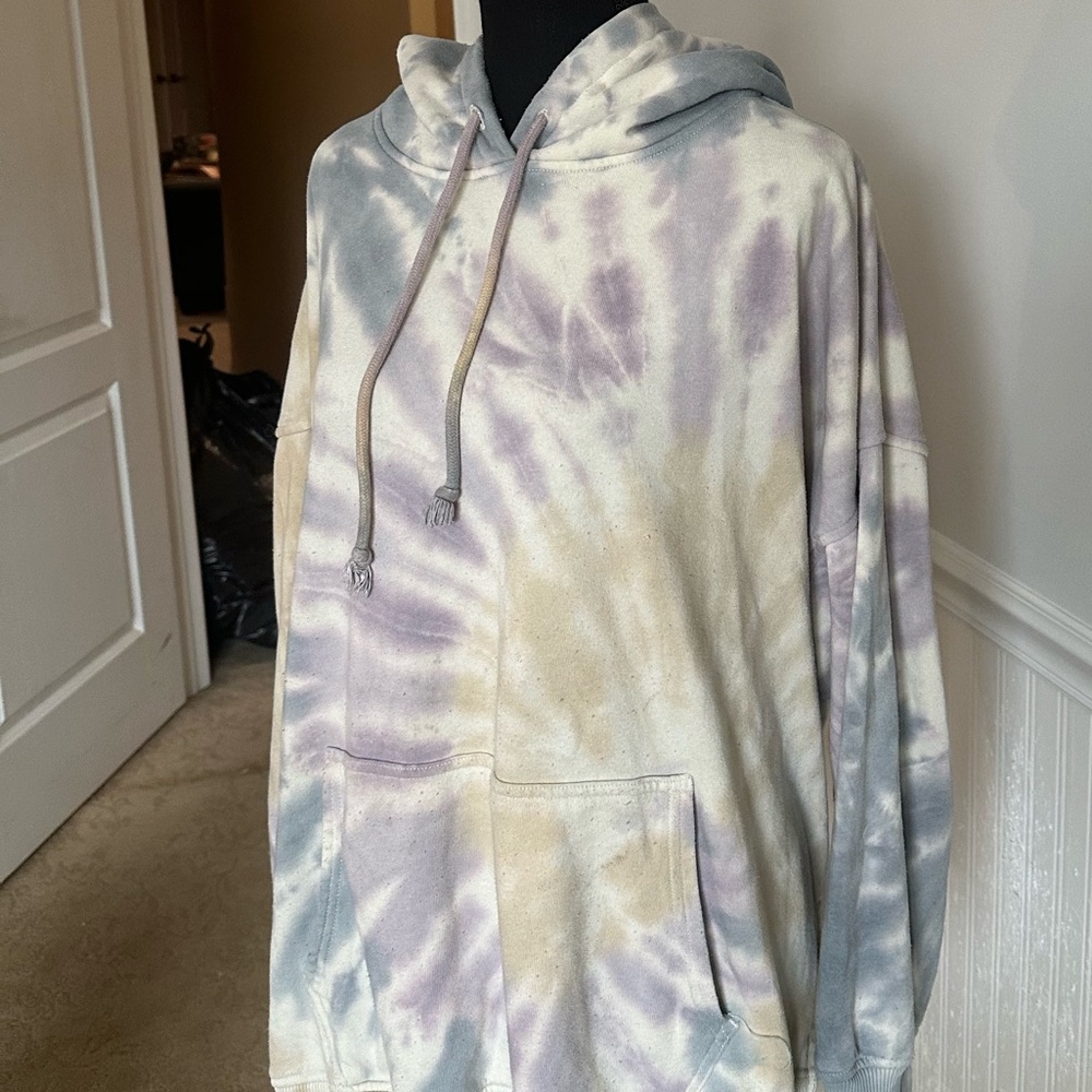 American Eagle - Spiral Tie-Dye Hoodie